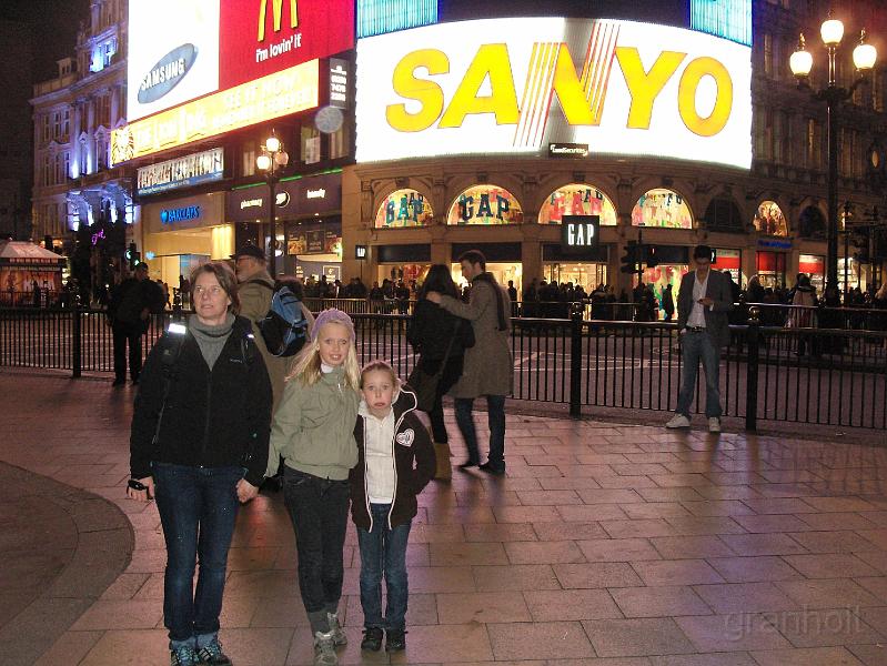 SNV17309.JPG - Piccadilly Circus